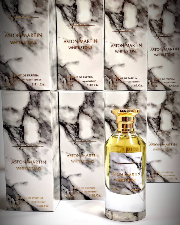 عطر Aston Martin White Stone با شیشه سفید و طراحی لوکس، مناسب برای بانوان و آقایان