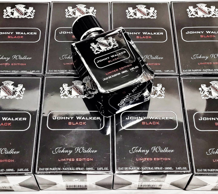 عطر Johnny Walker با شیشه کلاسیک و طراحی مردانه، مناسب برای استفاده روزانه